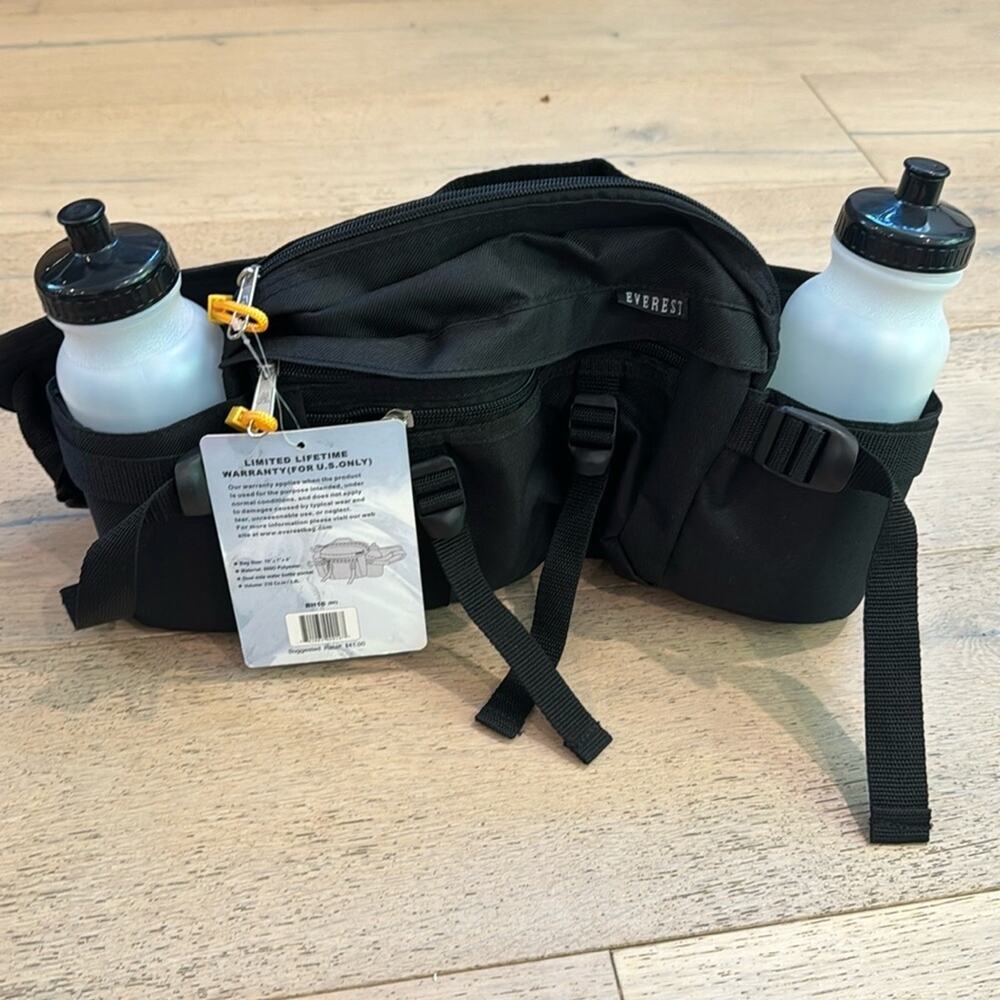 Everest hiking biking Fanny pack with two water bottles never used with tags